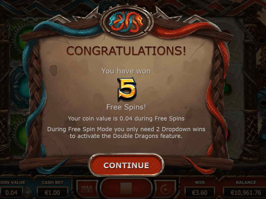 Бесплатные вращения активируются синими и красными драконами Фриспины игрового автомата Драконы от Иггдрасиль